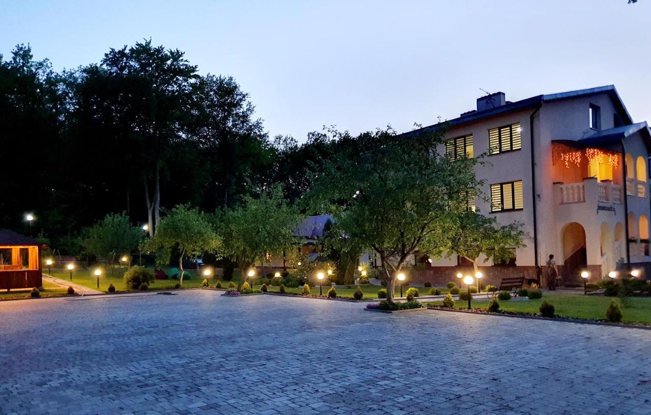 Villa Zenko Bryukhovychi Ngoại thất bức ảnh